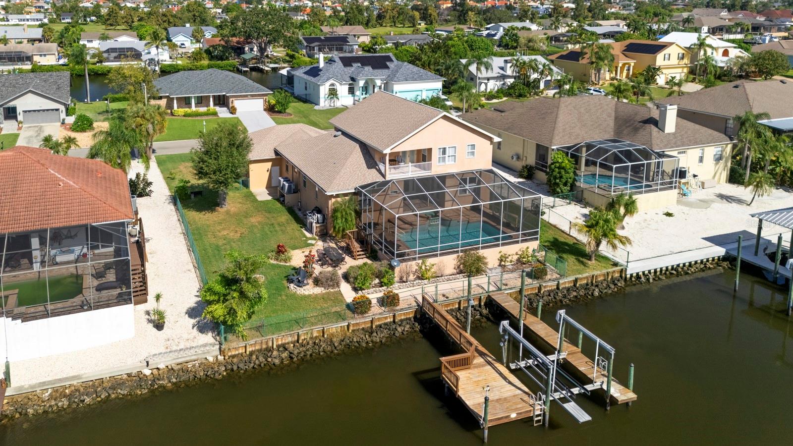 APOLLO BEACH UNIT 06 - Residential