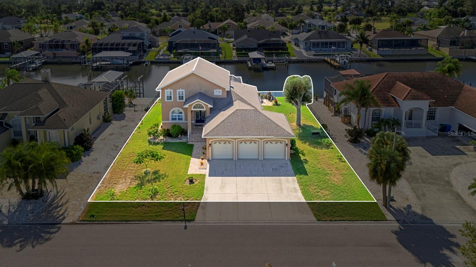 APOLLO BEACH UNIT 06 - Residential