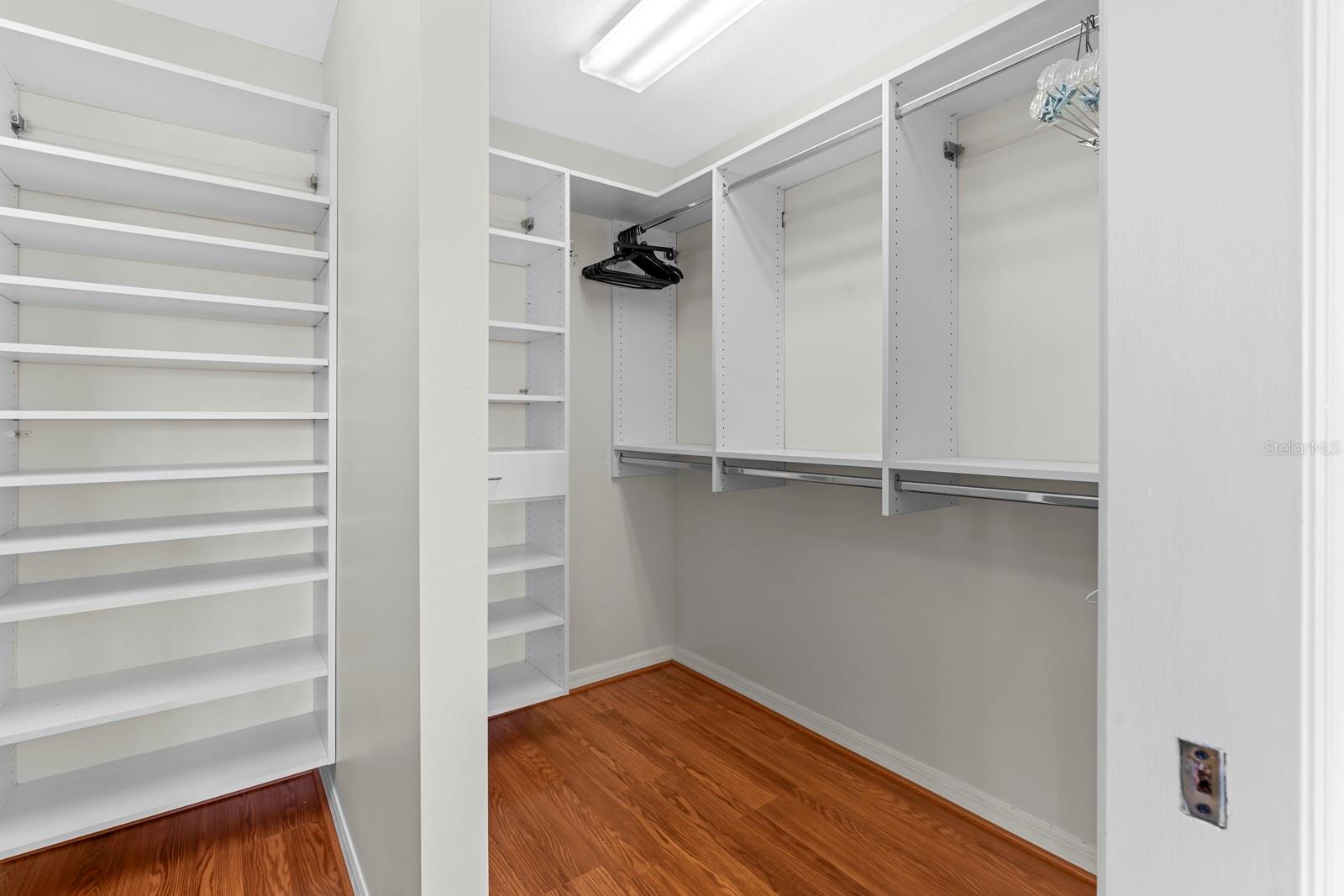 APOLLO BEACH UNIT 06 - Residential