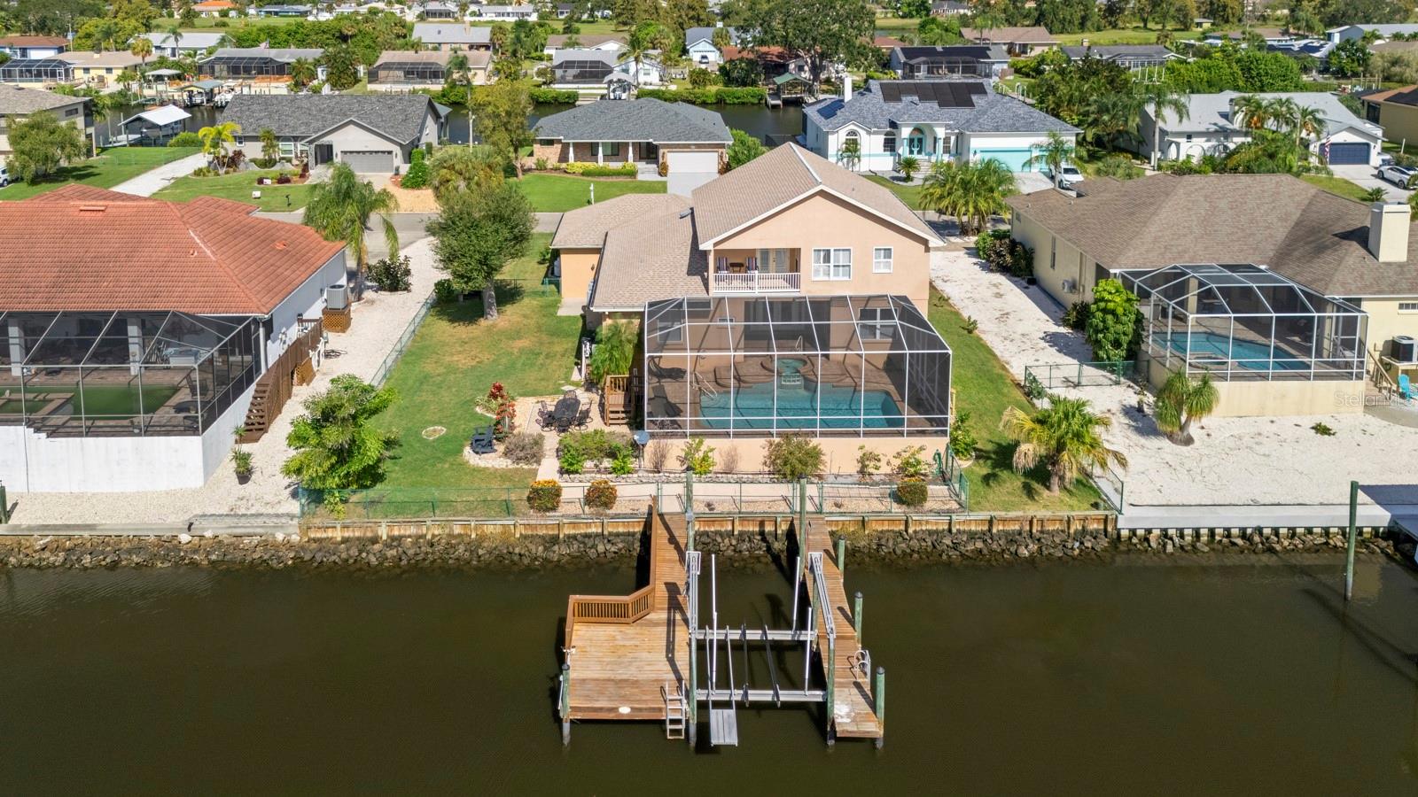 APOLLO BEACH UNIT 06 - Residential