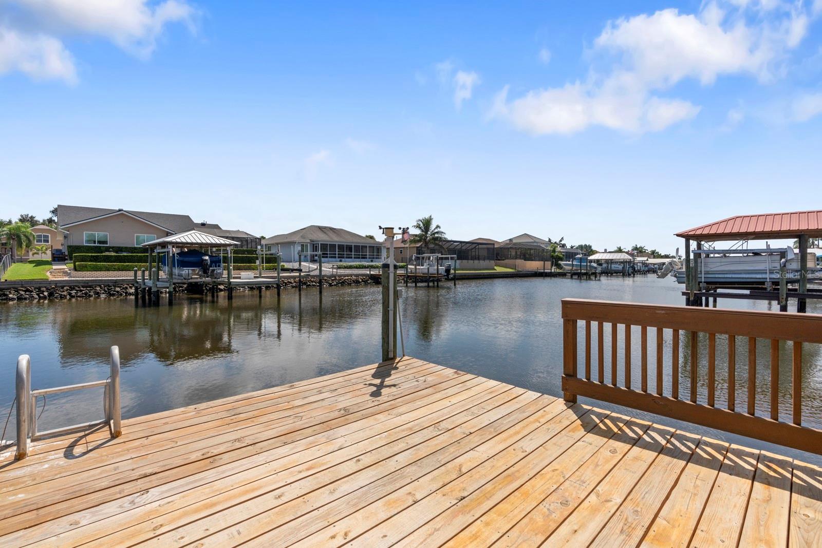 APOLLO BEACH UNIT 06 - Residential