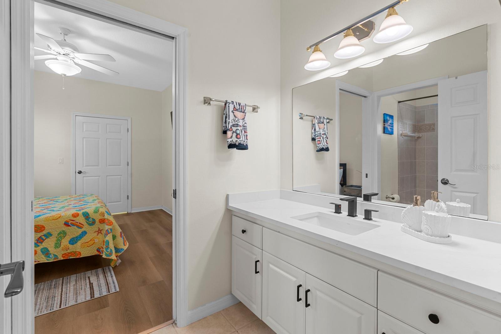 APOLLO BEACH UNIT 06 - Residential