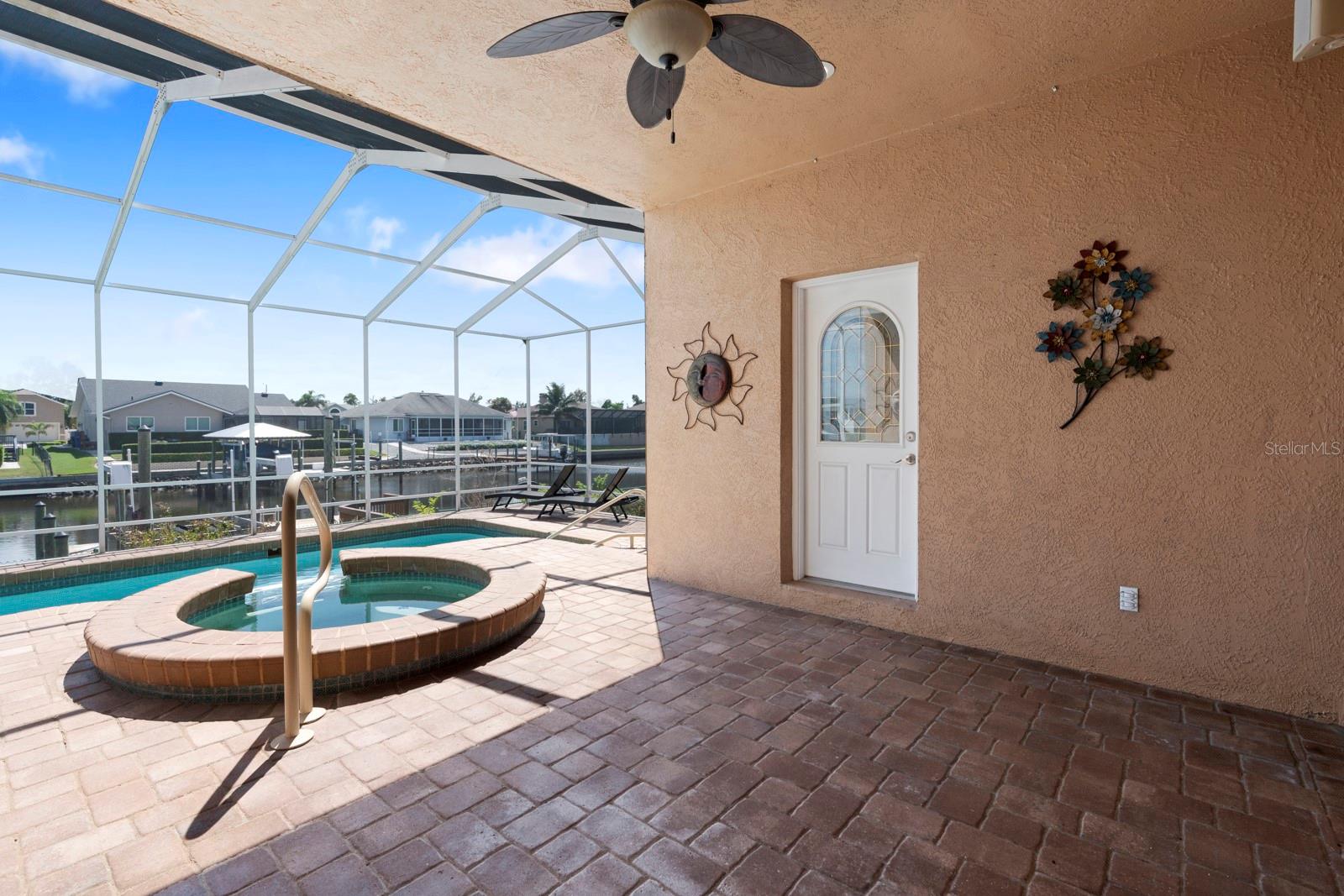 APOLLO BEACH UNIT 06 - Residential