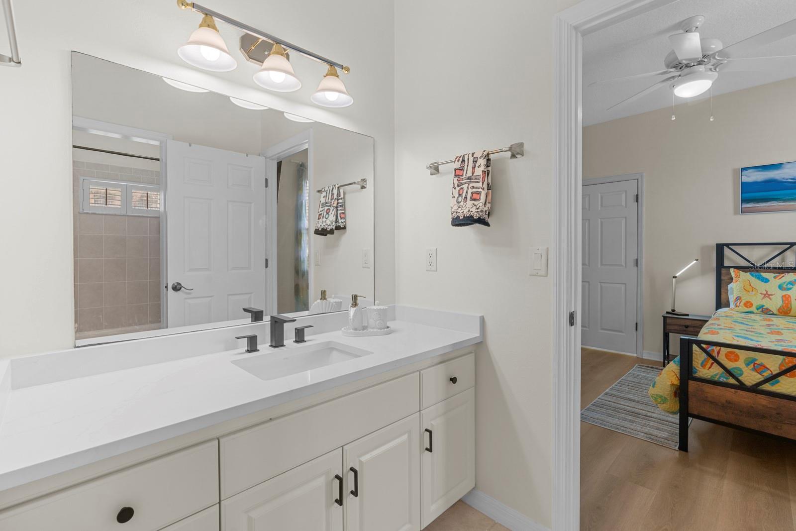 APOLLO BEACH UNIT 06 - Residential