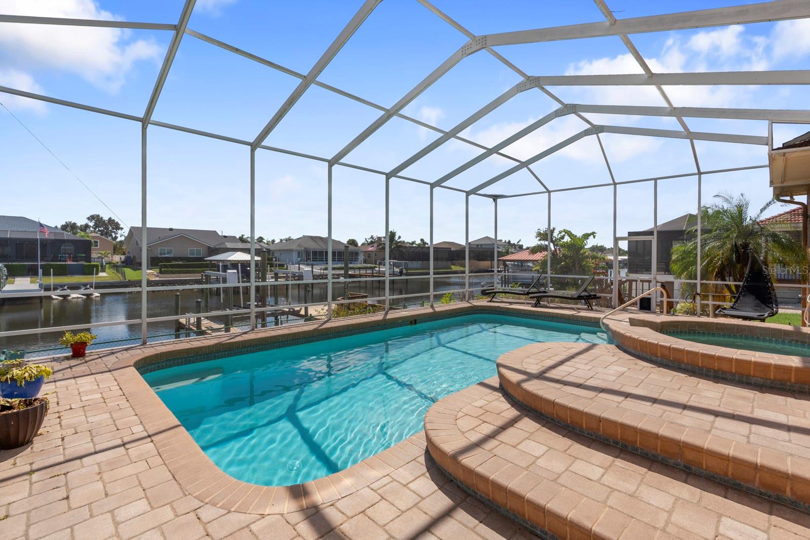 APOLLO BEACH UNIT 06 - Residential