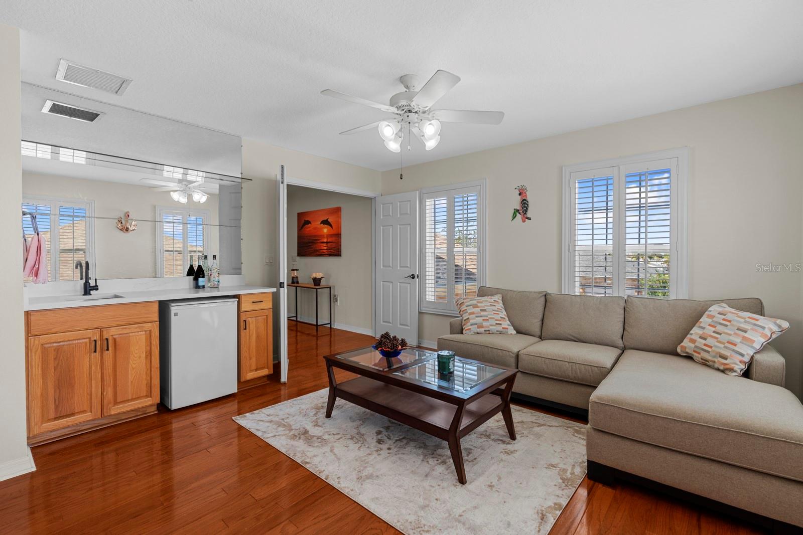 APOLLO BEACH UNIT 06 - Residential