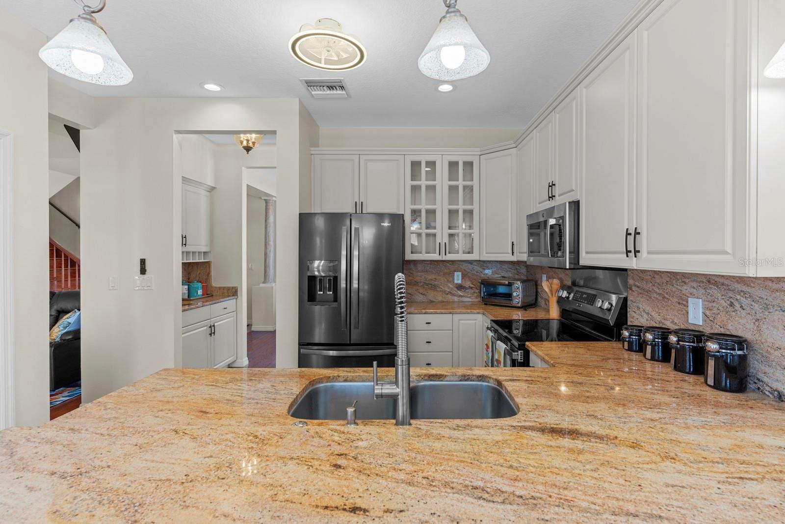 APOLLO BEACH UNIT 06 - Residential