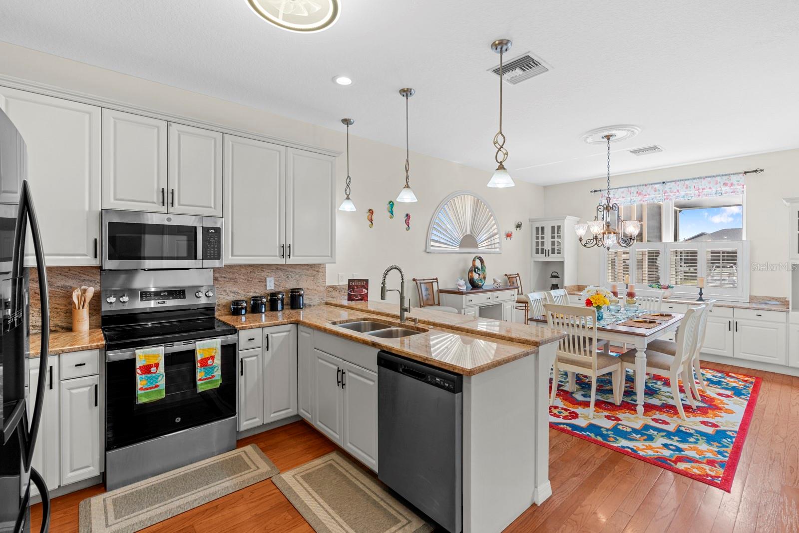 APOLLO BEACH UNIT 06 - Residential