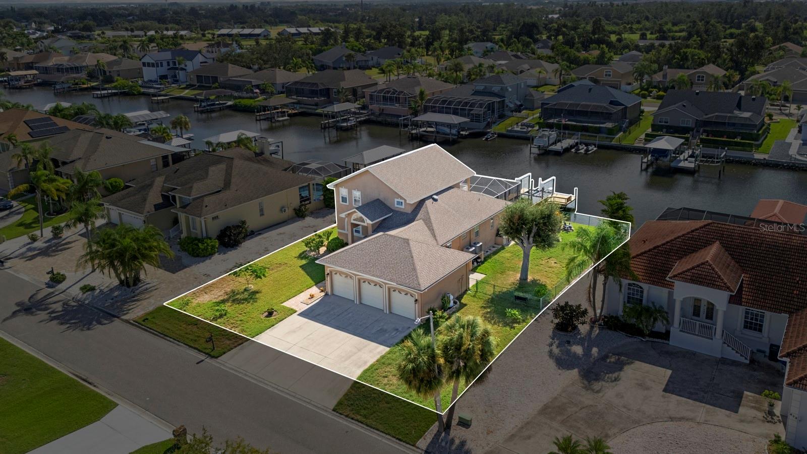 APOLLO BEACH UNIT 06 - Residential