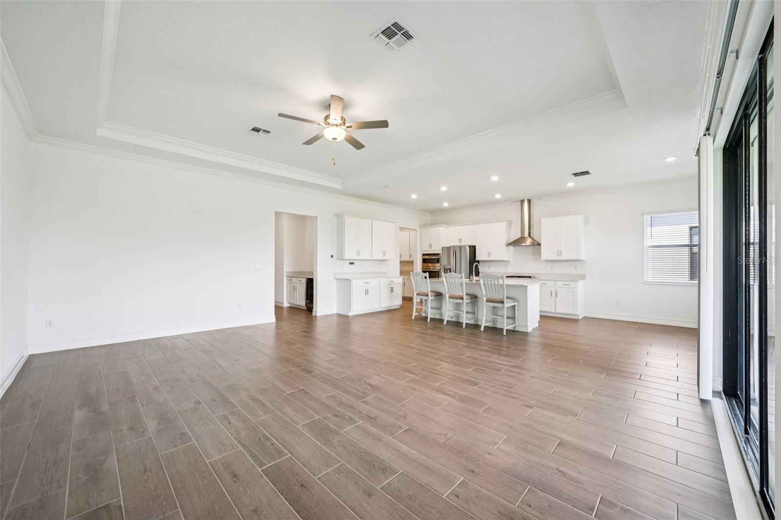 8820 LITTLE BLUESTEM DRIVE