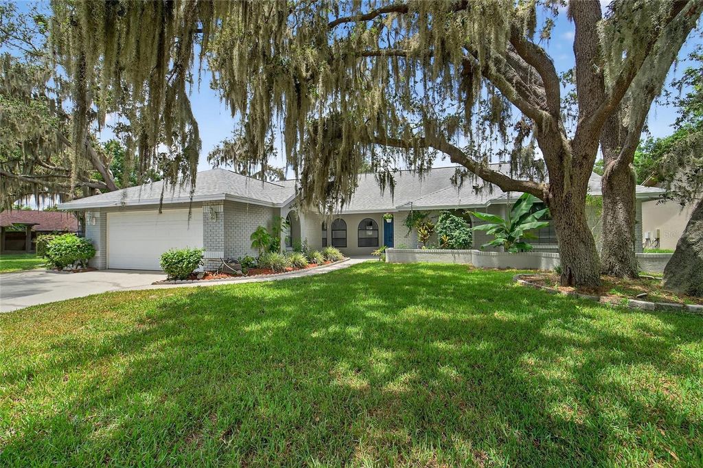 Photo of 3225 Pine Club Drive, Plant City, FL 33566 (MLS # TB8415538)