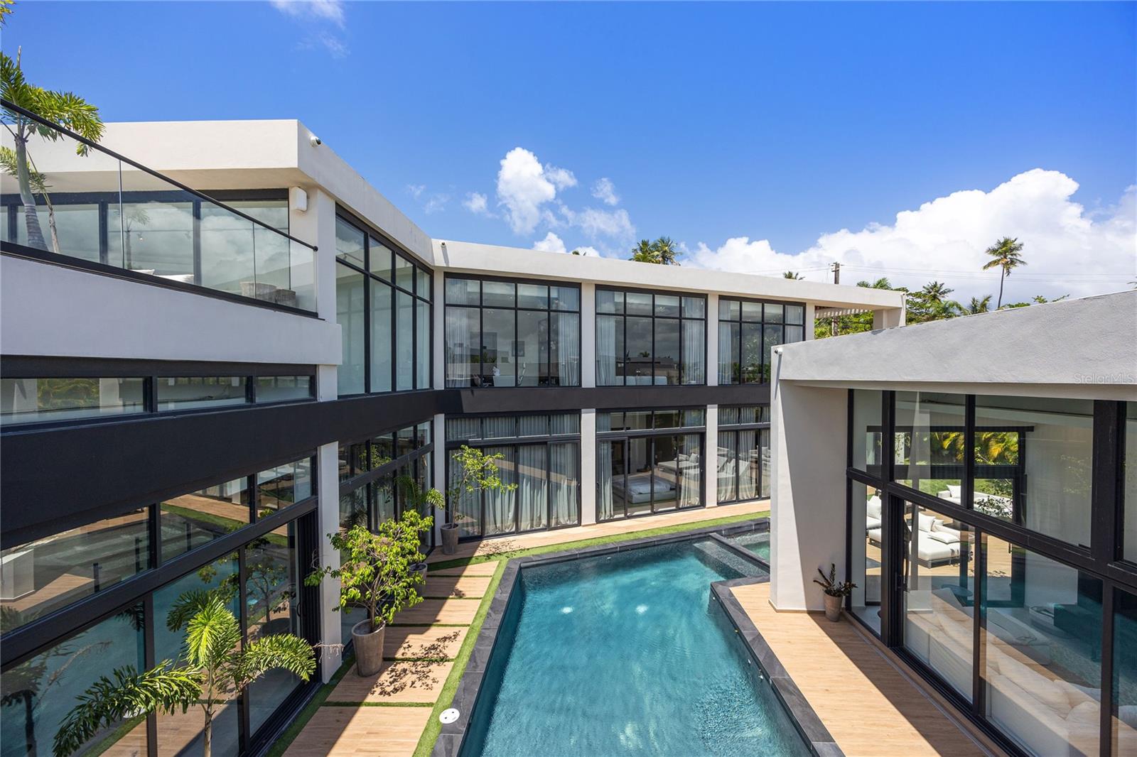 DORADO COUNTRY ESTATES - Residential