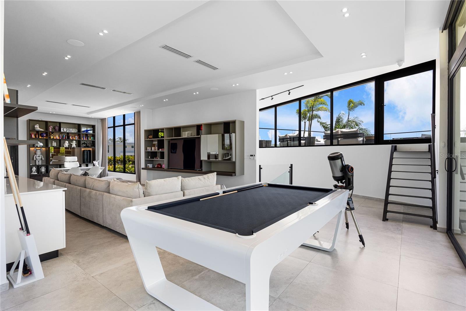 DORADO COUNTRY ESTATES - Residential