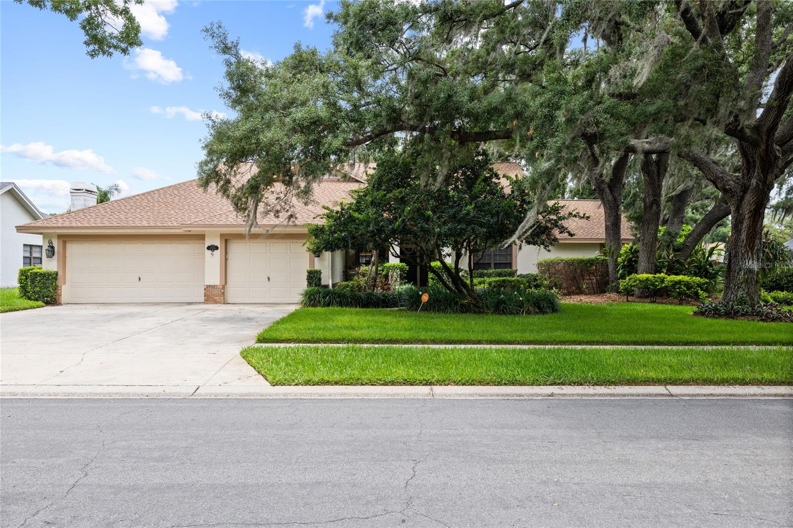 2555 MASON OAKS DRIVE