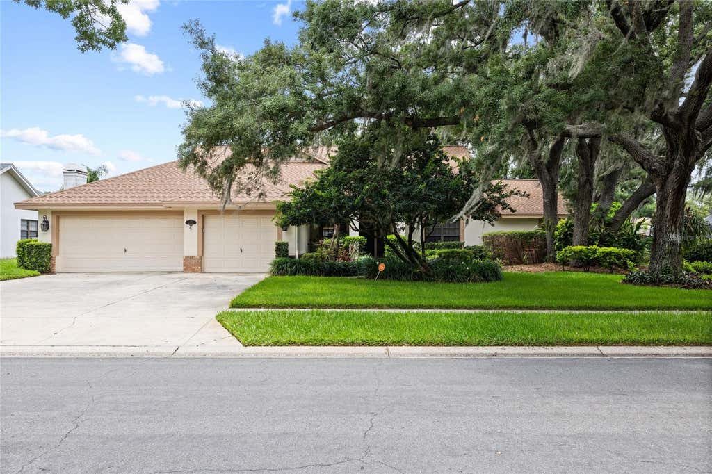 Photo of 2555 Mason Oaks Drive, Valrico, FL 33596 (MLS # TB8514701)