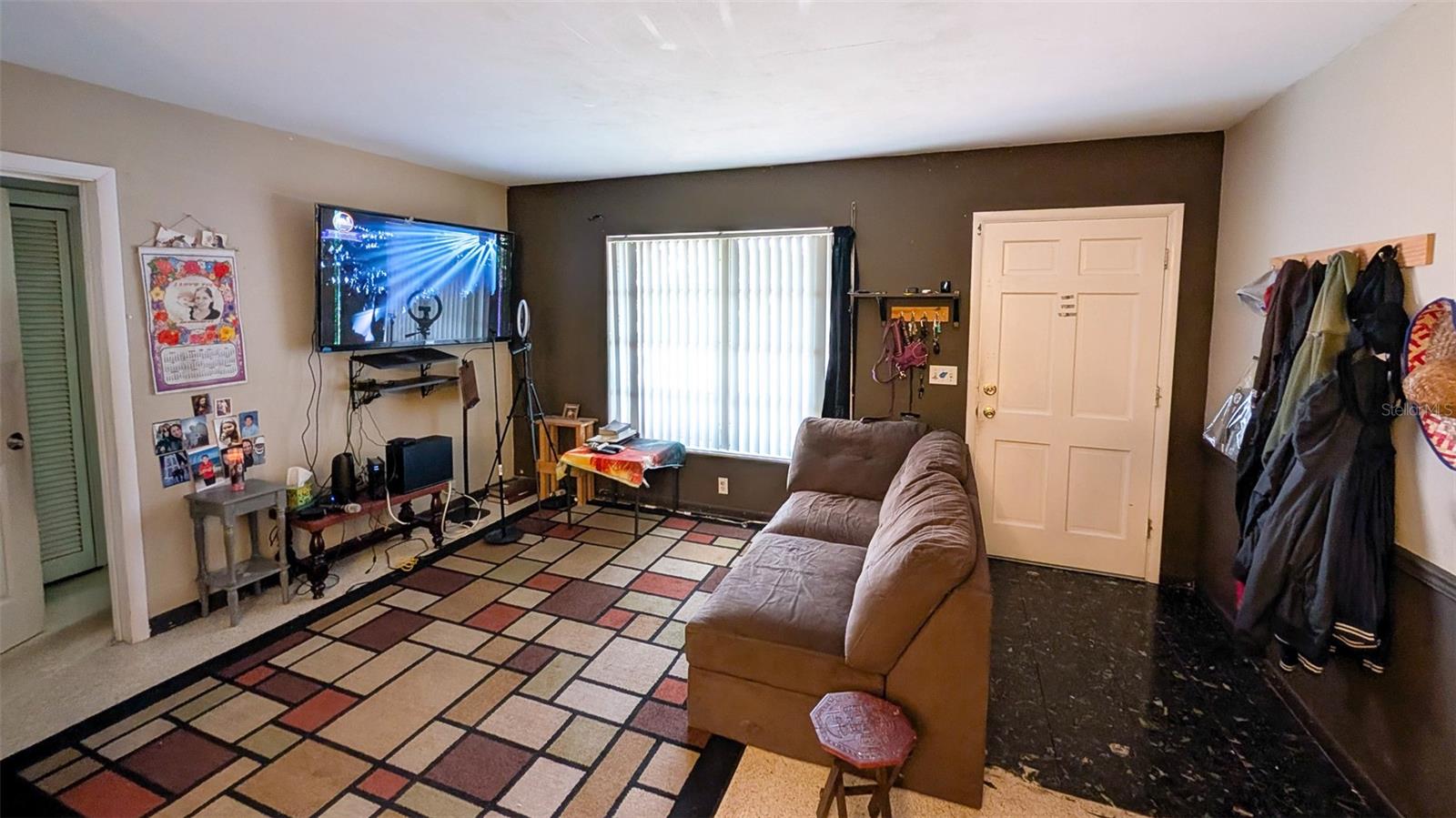 LEISURE ACRES - Residential