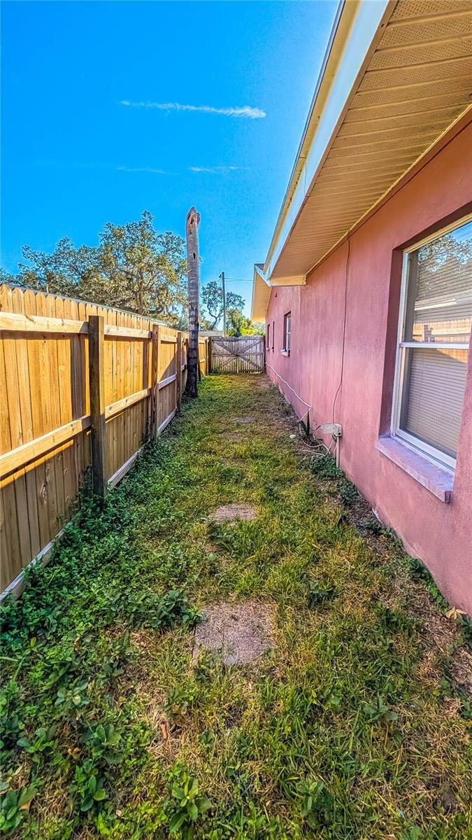 LEISURE ACRES - Residential