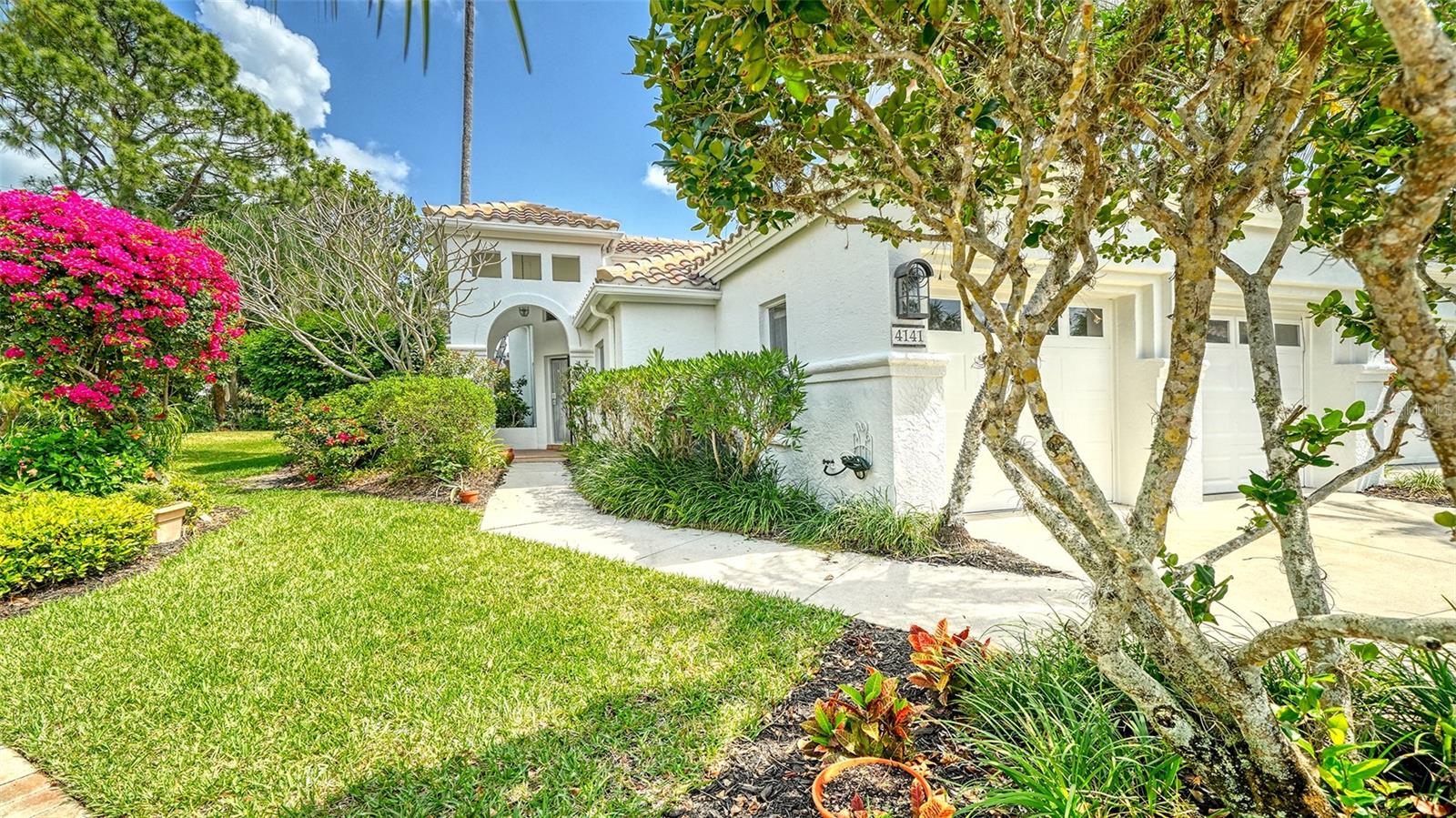 MIRA LAGO AT PALMER RANCH PH 1 - Residential