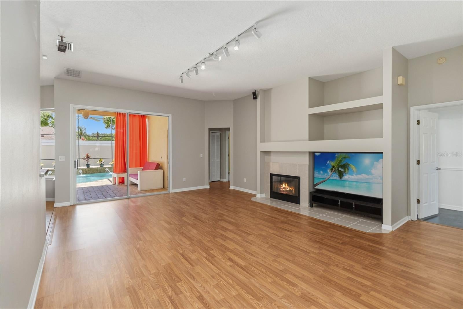 8122 CANYON LAKE CIRCLE