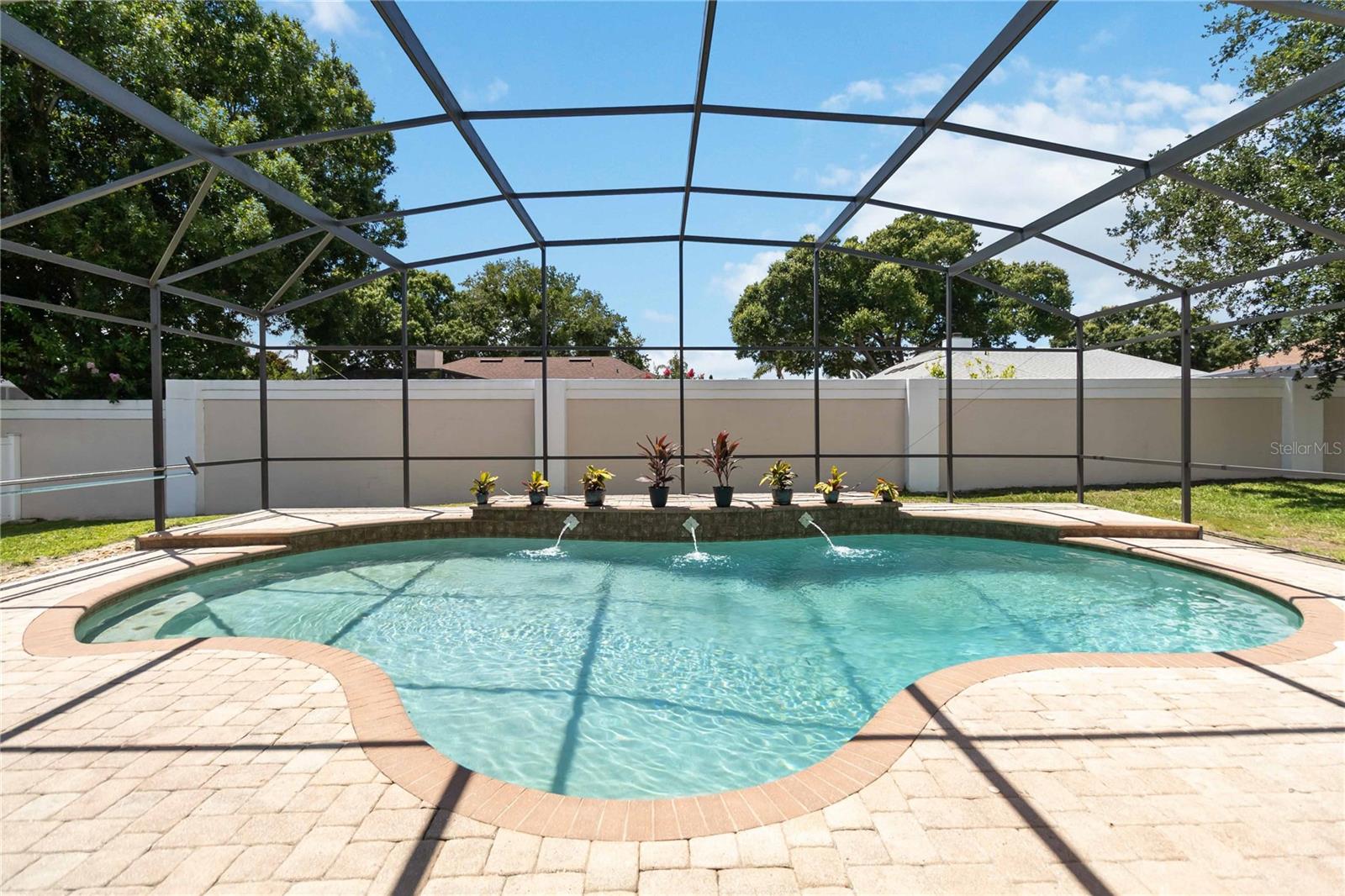 8122 CANYON LAKE CIRCLE