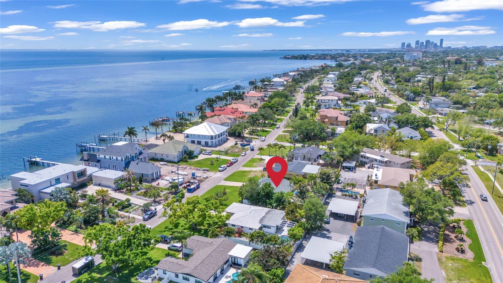 OVERLOOK DRIVE ESTATE - Residential