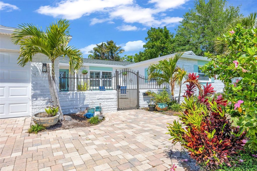 Photo of 4530 Bayshore Boulevard NE, St Petersburg, FL 33703 (MLS # O6394843)