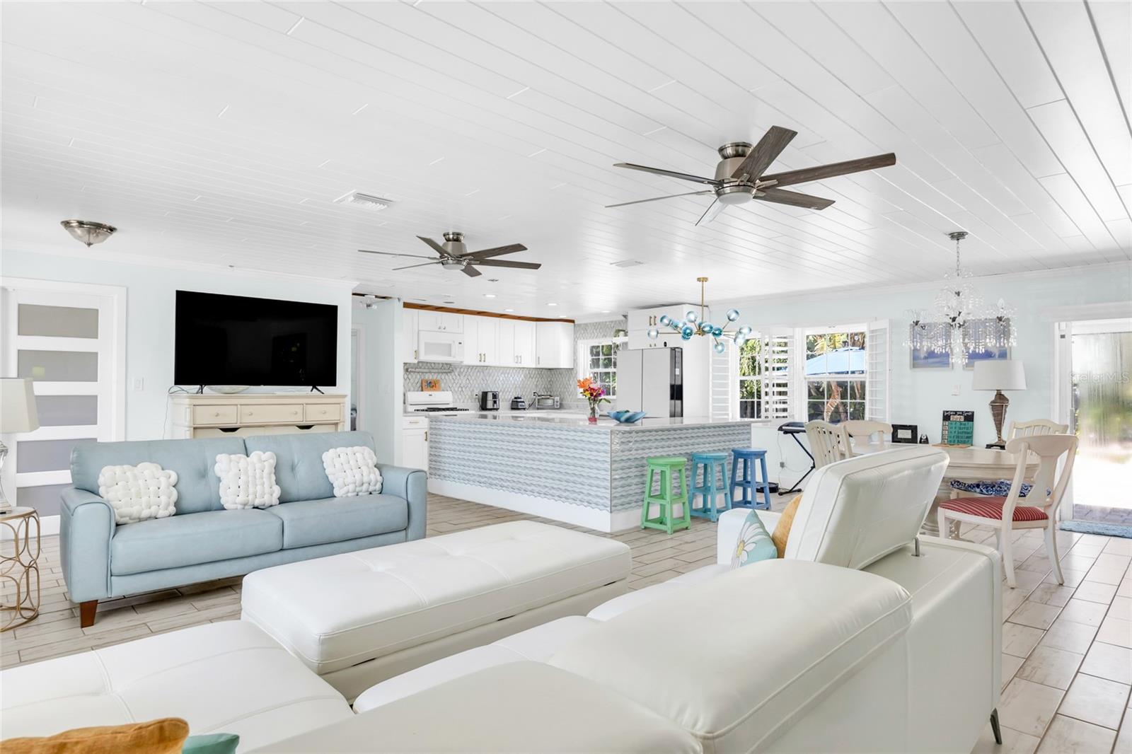 OVERLOOK DRIVE ESTATE - Residential