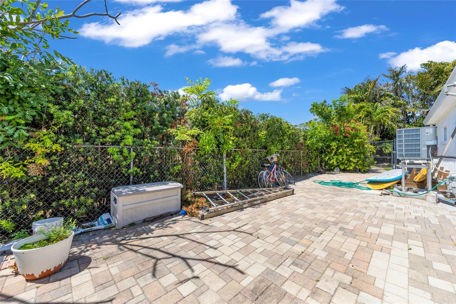 OVERLOOK DRIVE ESTATE - Residential