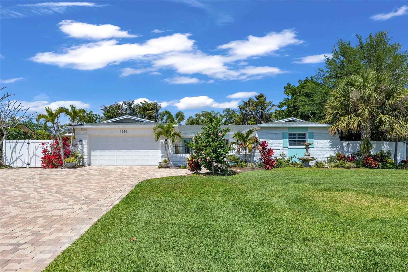 OVERLOOK DRIVE ESTATE - Residential