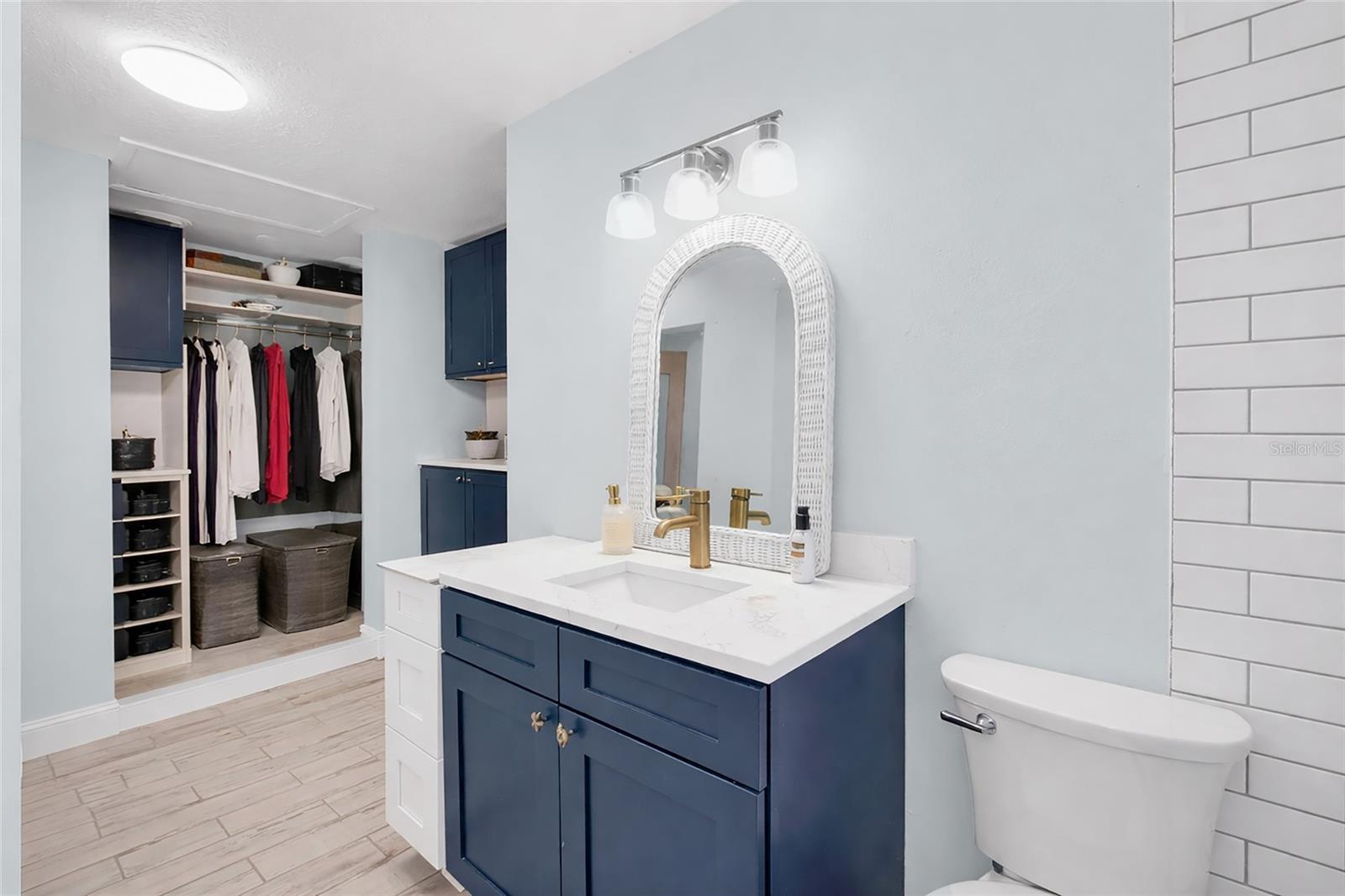 OVERLOOK DRIVE ESTATE - Residential