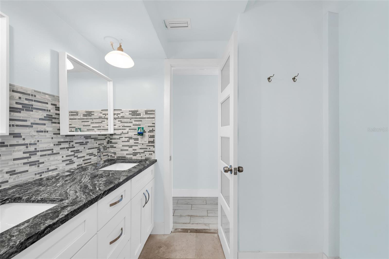 OVERLOOK DRIVE ESTATE - Residential