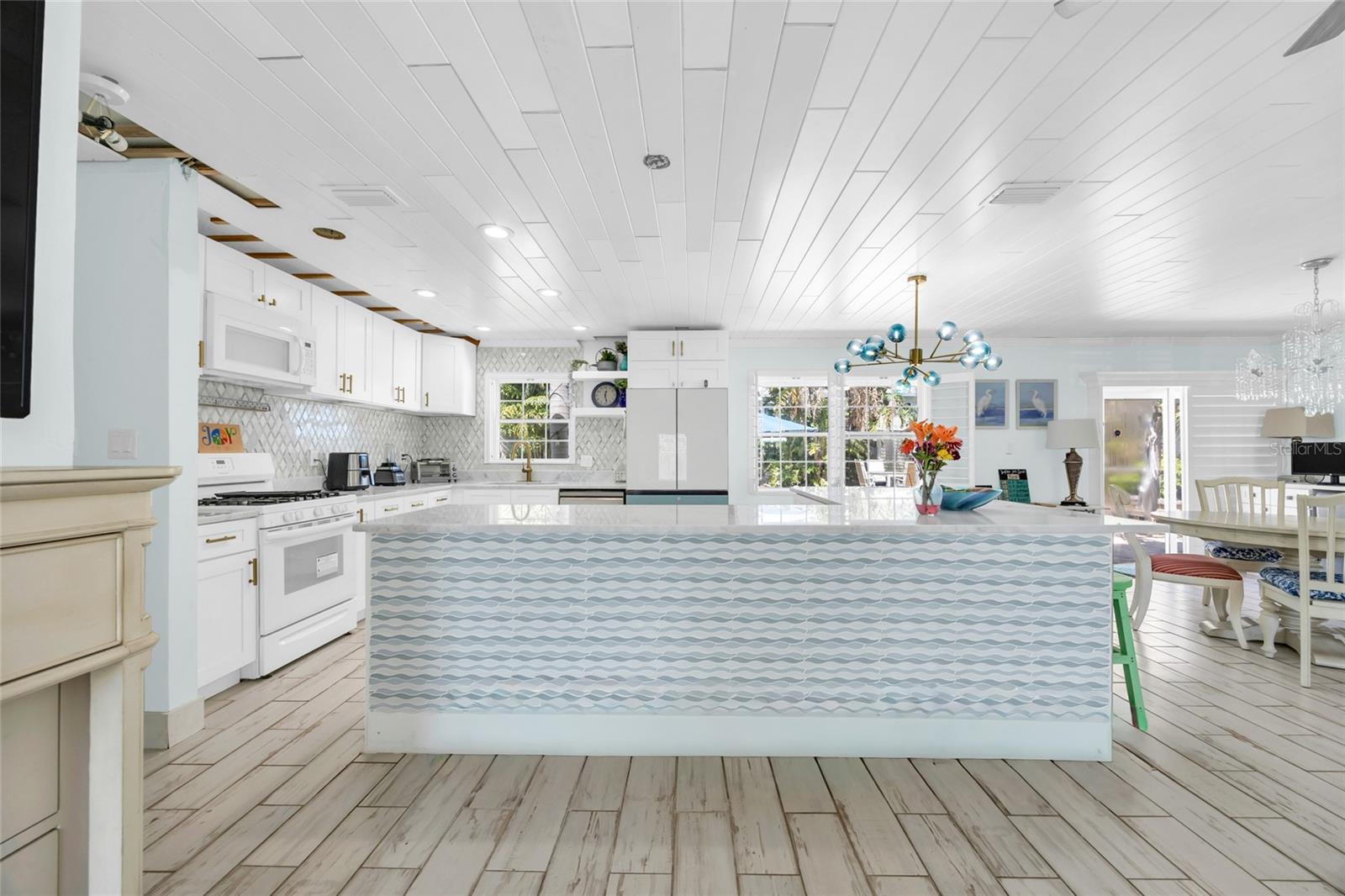 OVERLOOK DRIVE ESTATE - Residential