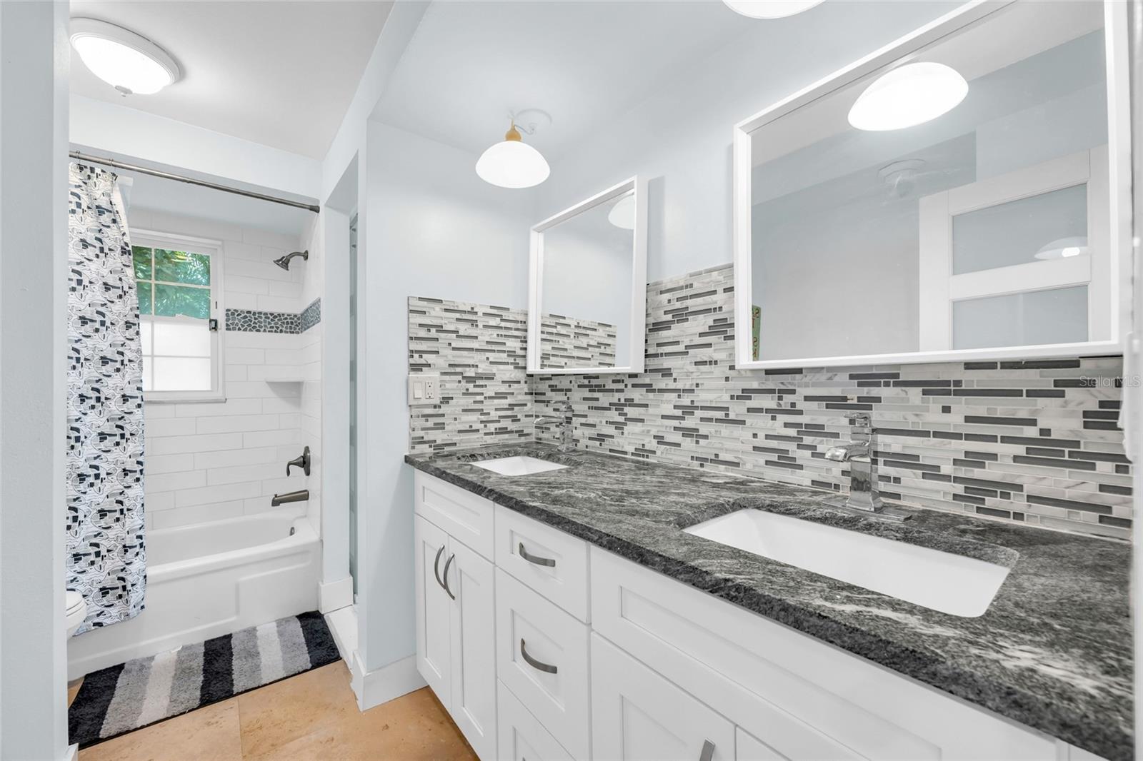 OVERLOOK DRIVE ESTATE - Residential