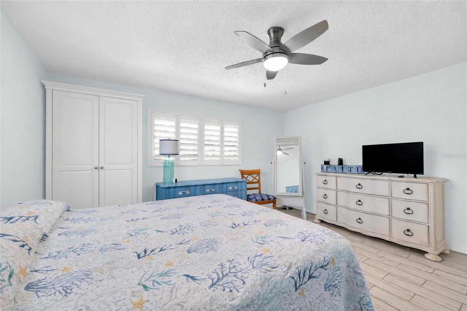 OVERLOOK DRIVE ESTATE - Residential