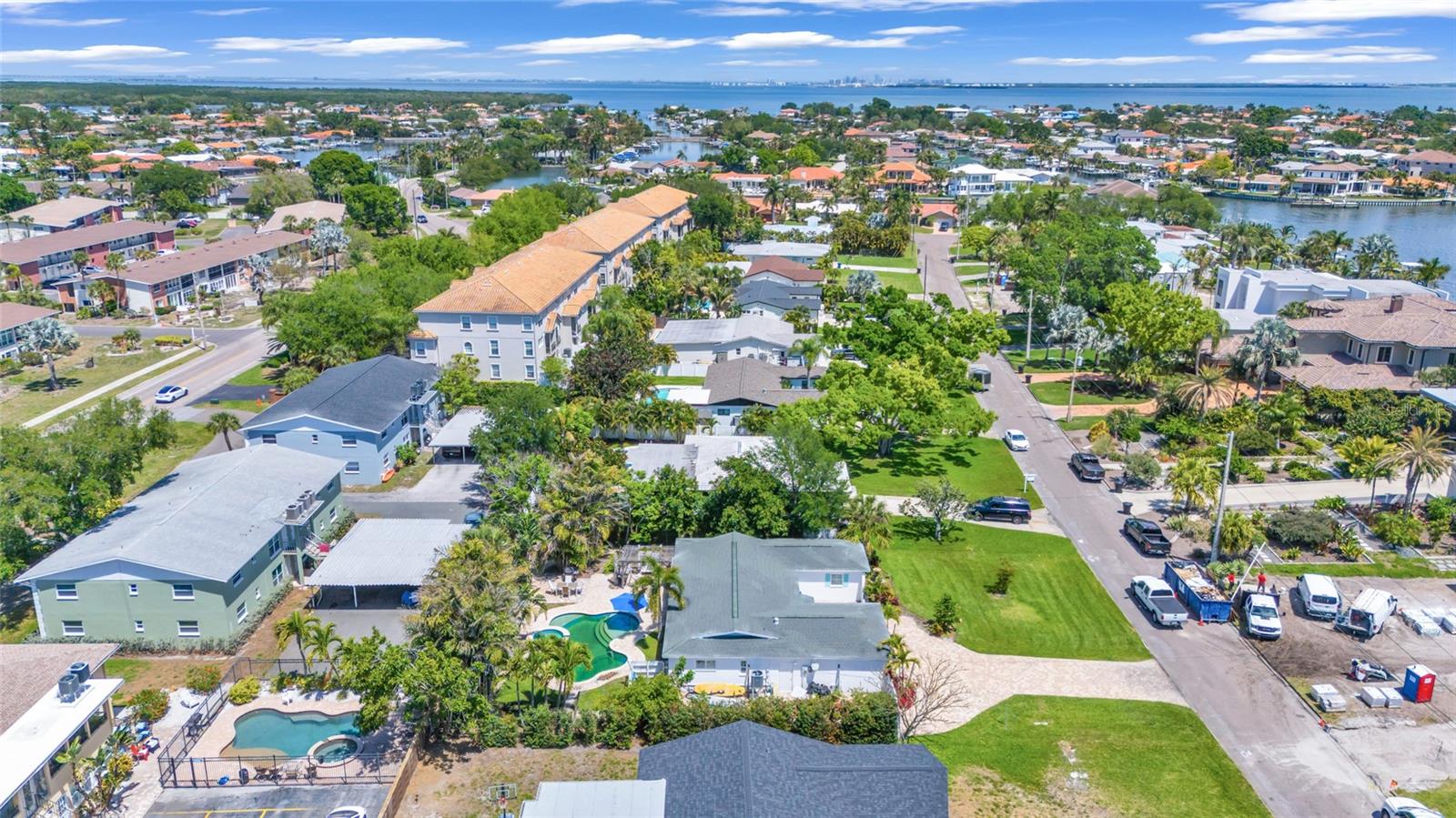 OVERLOOK DRIVE ESTATE - Residential