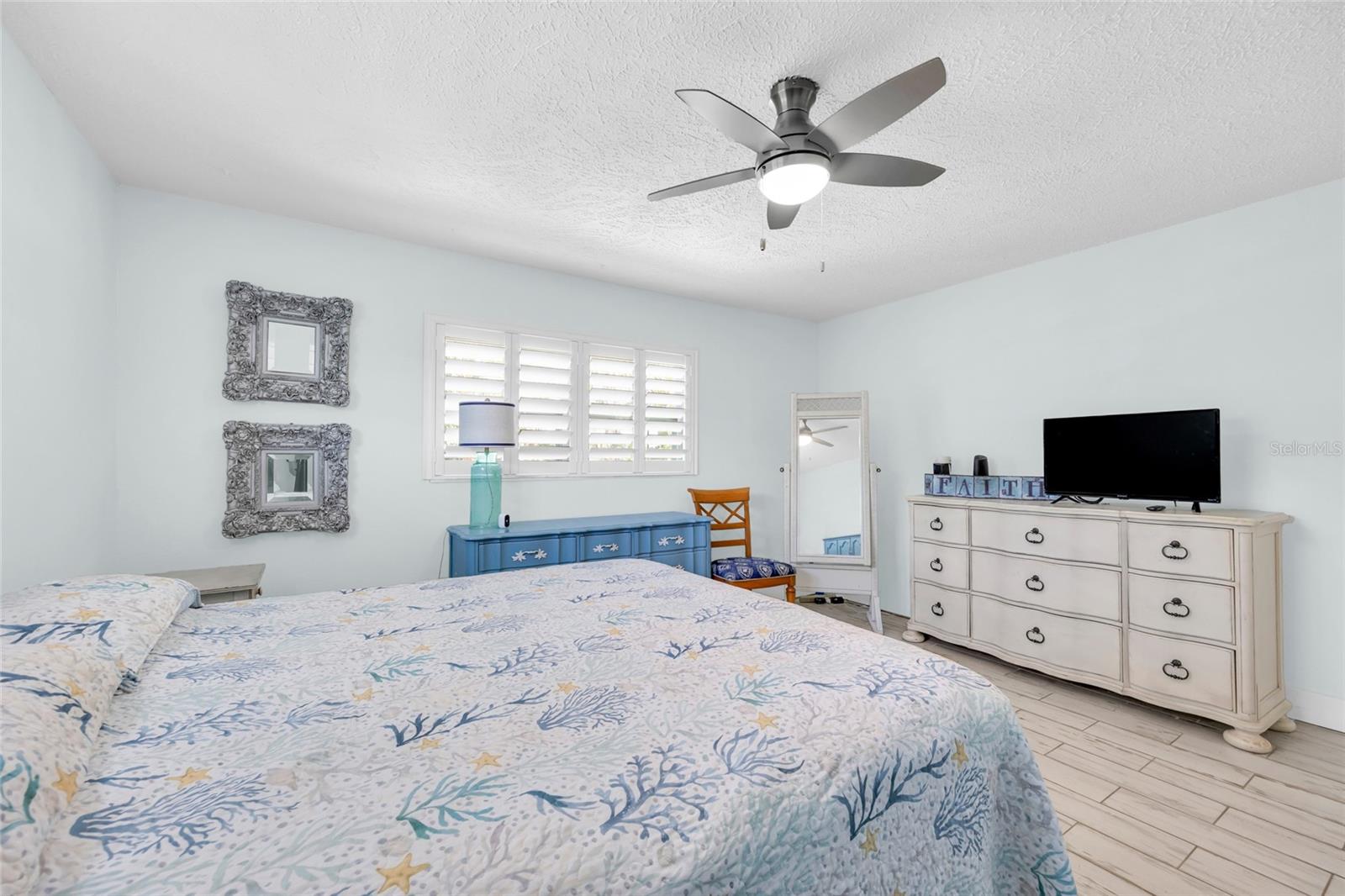 OVERLOOK DRIVE ESTATE - Residential