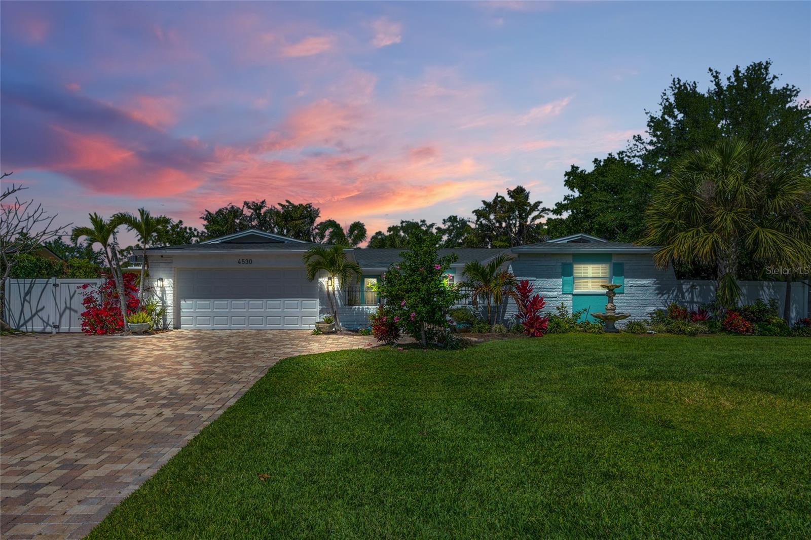 OVERLOOK DRIVE ESTATE - Residential