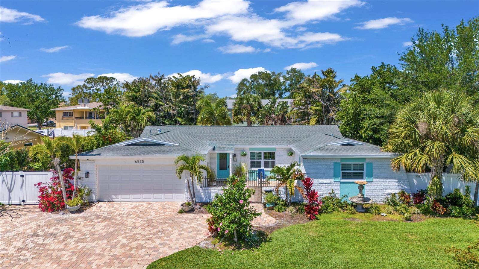 OVERLOOK DRIVE ESTATE - Residential