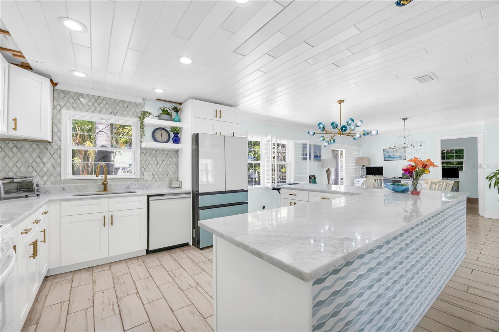 OVERLOOK DRIVE ESTATE - Residential