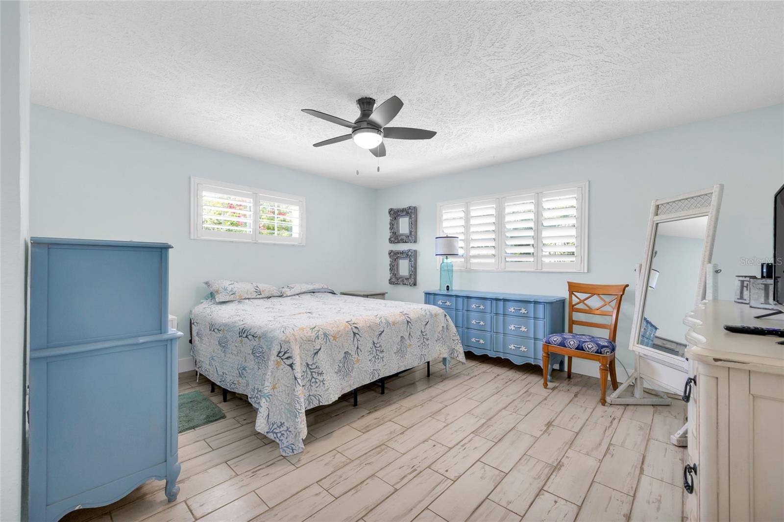 OVERLOOK DRIVE ESTATE - Residential