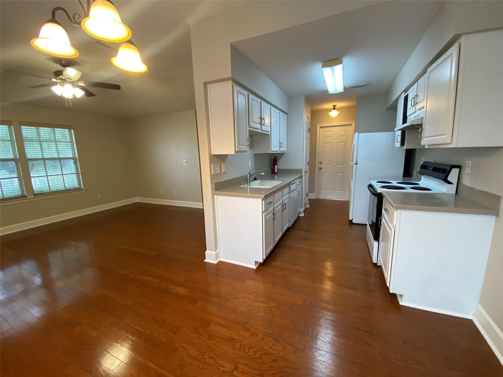 PALM GROVE - Residential Lease