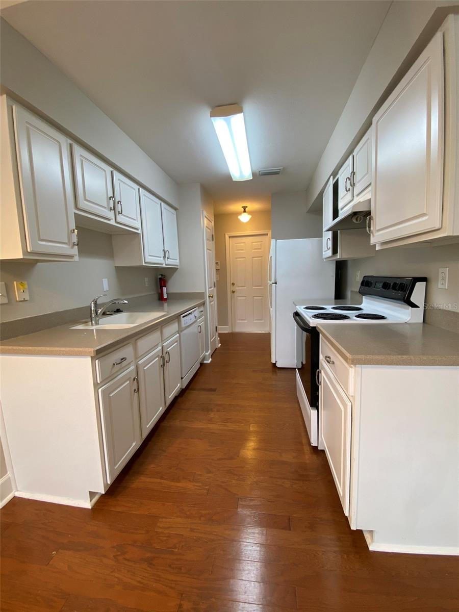 PALM GROVE - Residential Lease