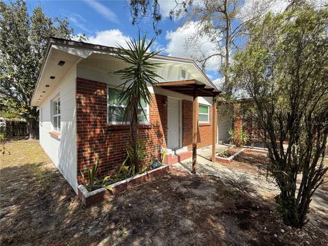 Photo of 1102 E Humphrey Street, Tampa, FL 33604 (MLS # TB8480555)