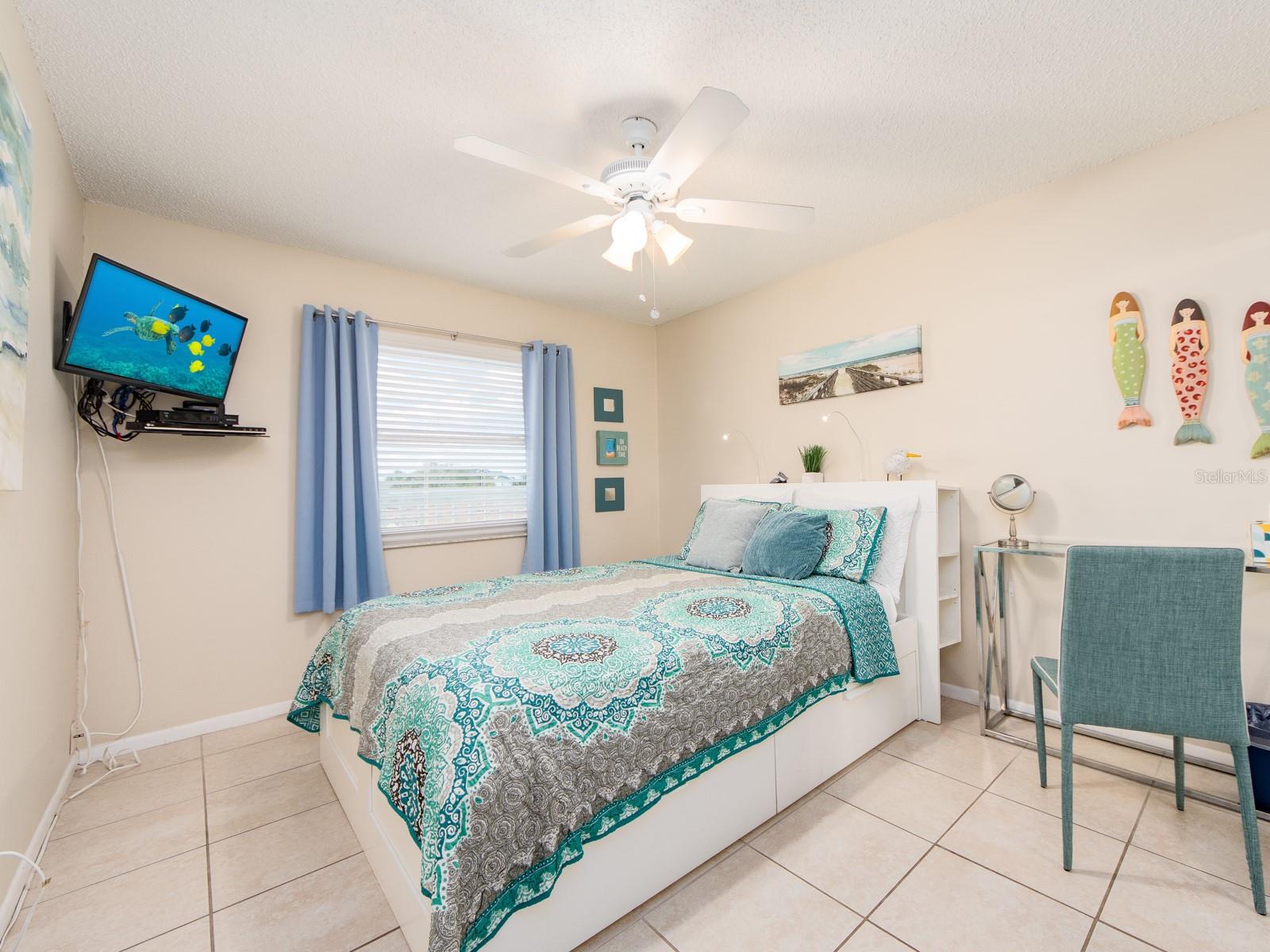 SUNRAKER WEST CONDO - Residential