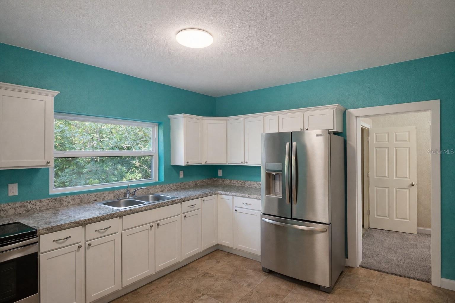 DIXIELAND - Residential Lease