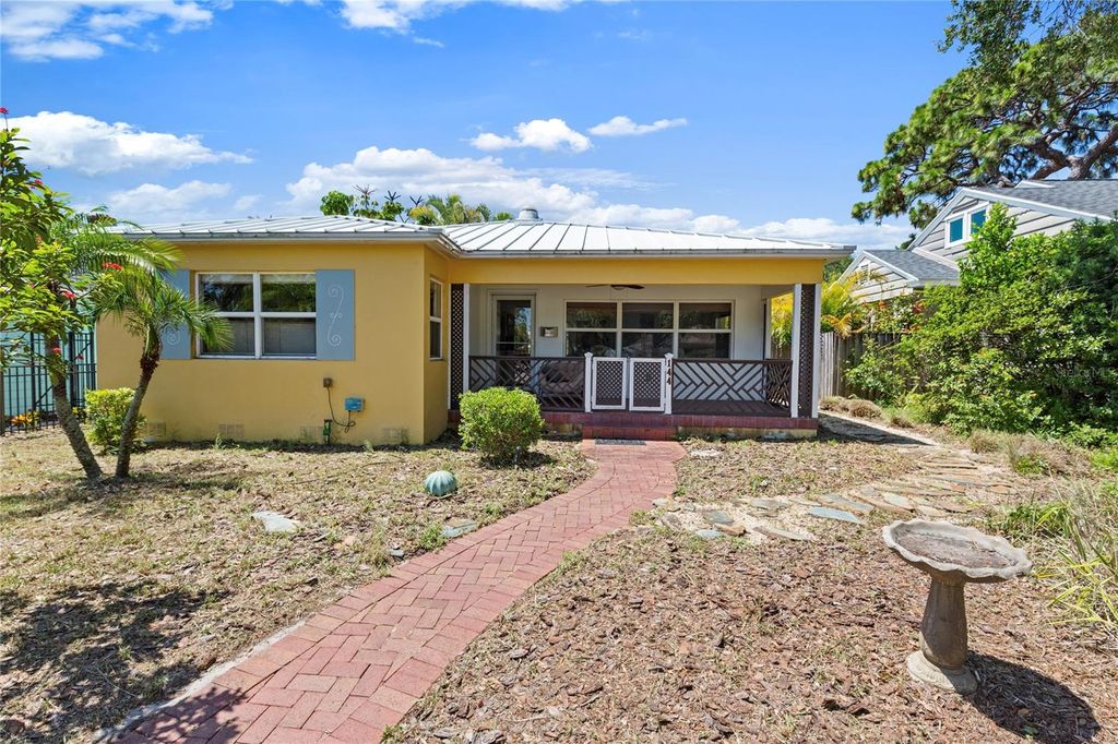 Photo of 144 30th Avenue NE, St Petersburg, FL 33704 (MLS # TB8518754)
