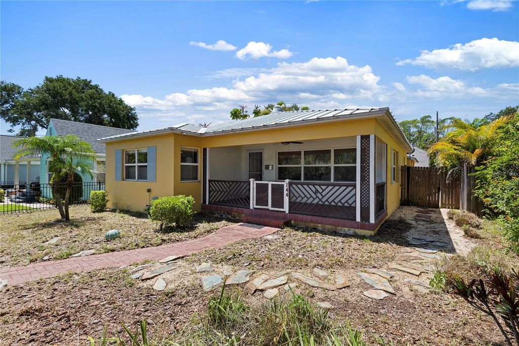 Photo of 144 30th Avenue NE, St Petersburg, FL 33704 (MLS # TB8518754)