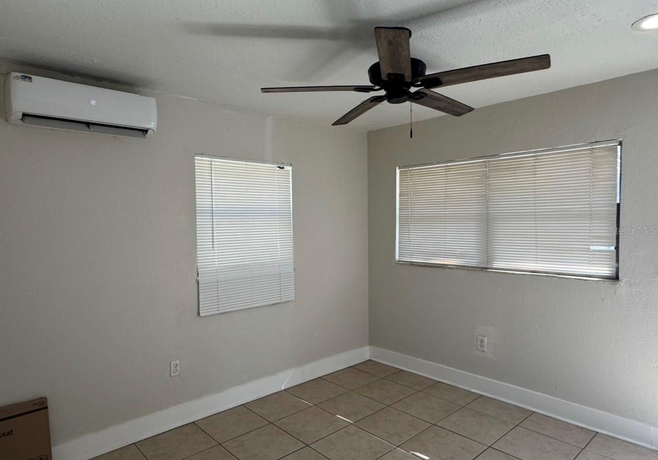 CASTLE HEIGHTS 1ST ADD - Residential Lease