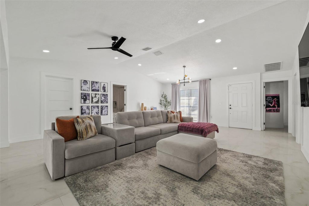 Photo of 1427 Thistledown Drive, Brandon, FL 33510 (MLS # TB8550072)