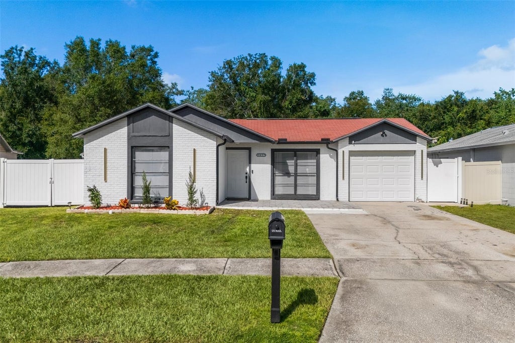 Photo of 1427 Thistledown Drive, Brandon, FL 33510 (MLS # TB8550072)